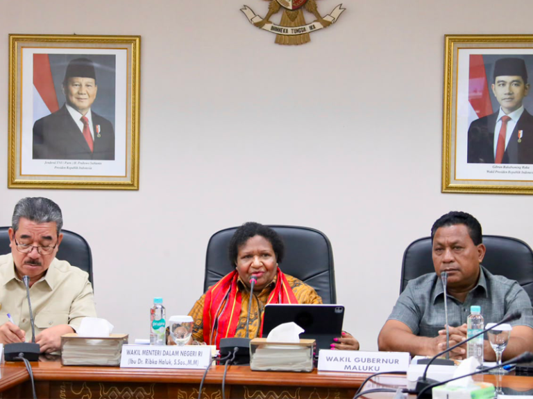 Sorotan: Percepat Pertumbuhan Ekonomi, Wamendagri Ribka Dorong Pemda Maluku Optimalkan Potensi Maritim – Begini Penjelasannya